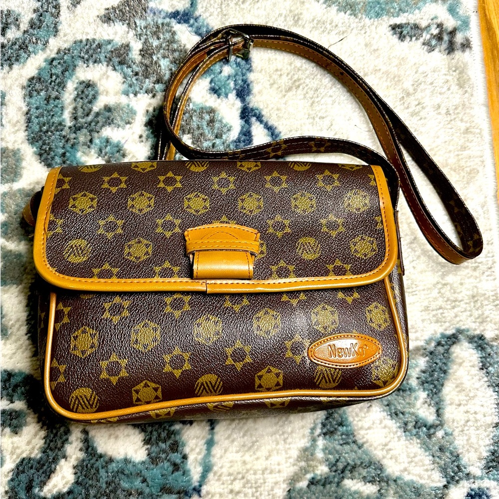 NewKo Crossbody Bag Color Brown